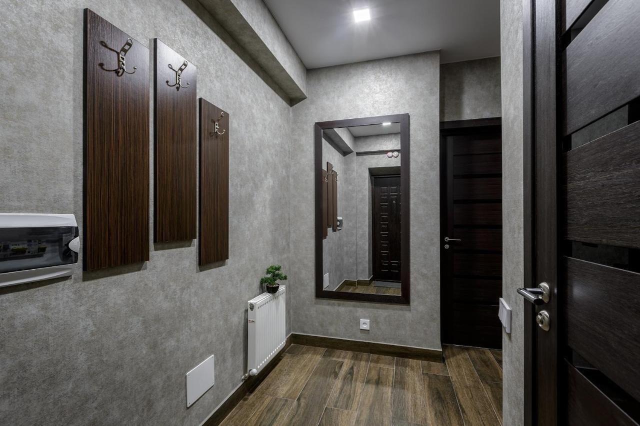 Apartment In The Center! Panoramic Windows! Fireplace! Chişinău Eksteriør billede